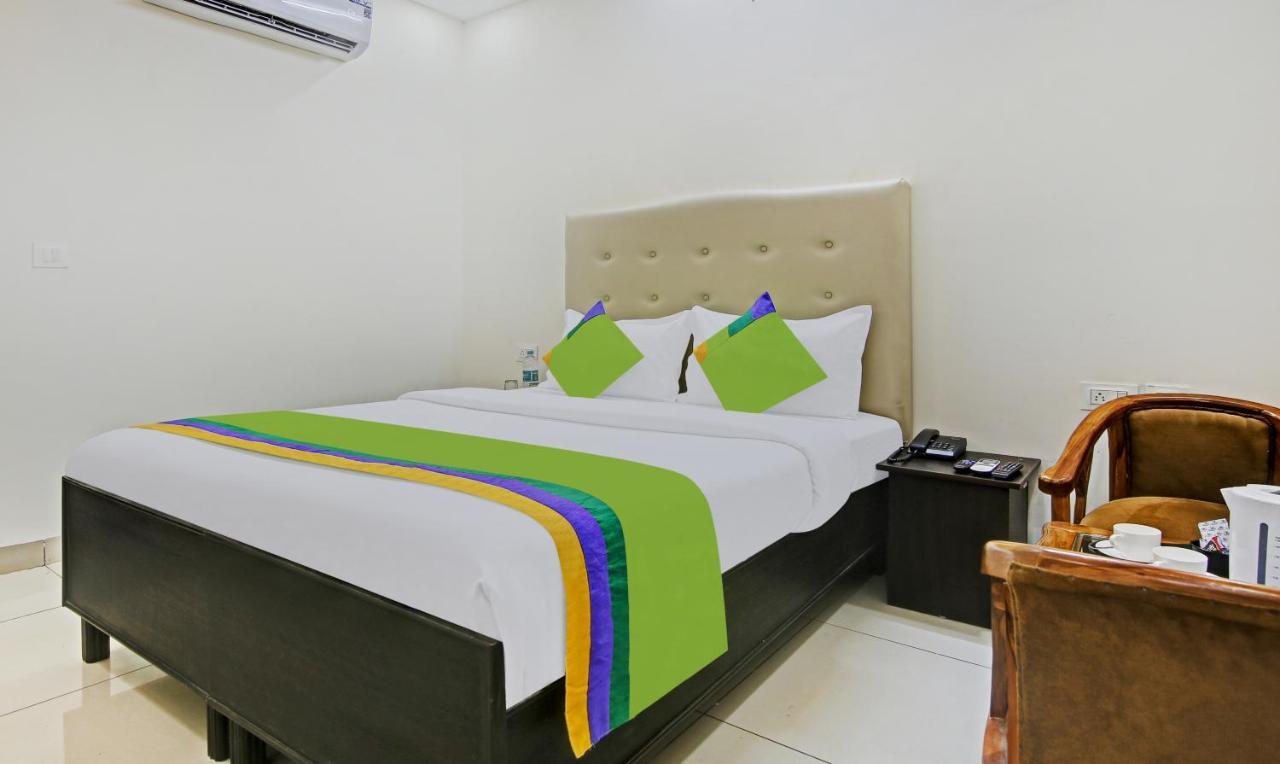 Treebo Royal Empire Adarsh Nagar, Chandigarh Hotel Eksteriør billede