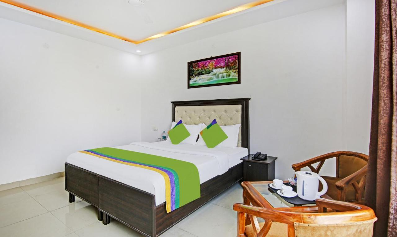 Treebo Royal Empire Adarsh Nagar, Chandigarh Hotel Eksteriør billede